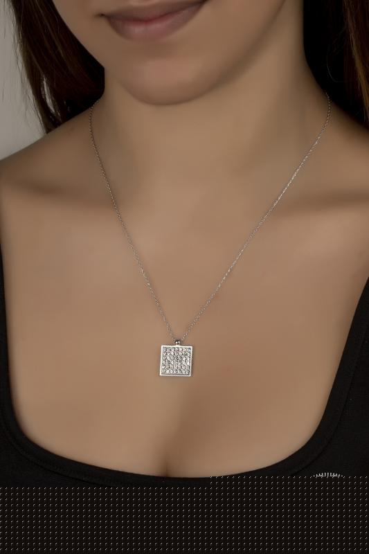 Union%20Swarovski%20Crystal%20Kadın%20Kare%20Gümüş%20Kolye